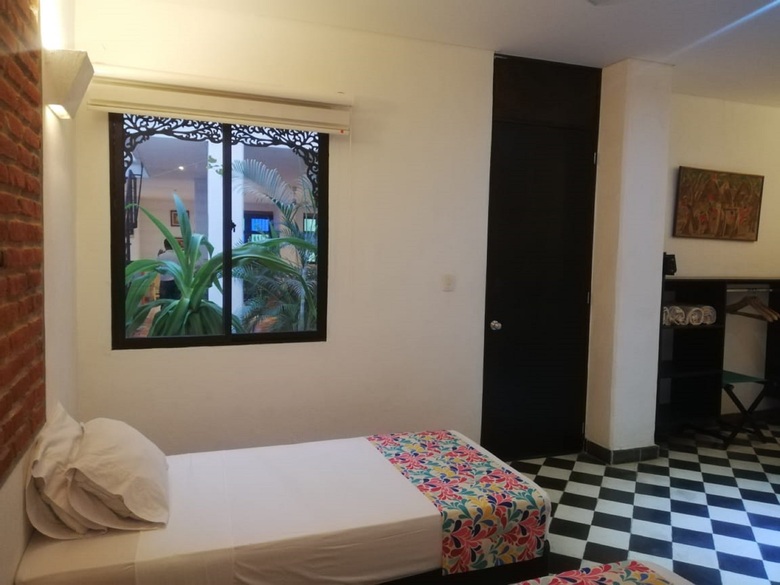 Hotel La Calzada Del Santo