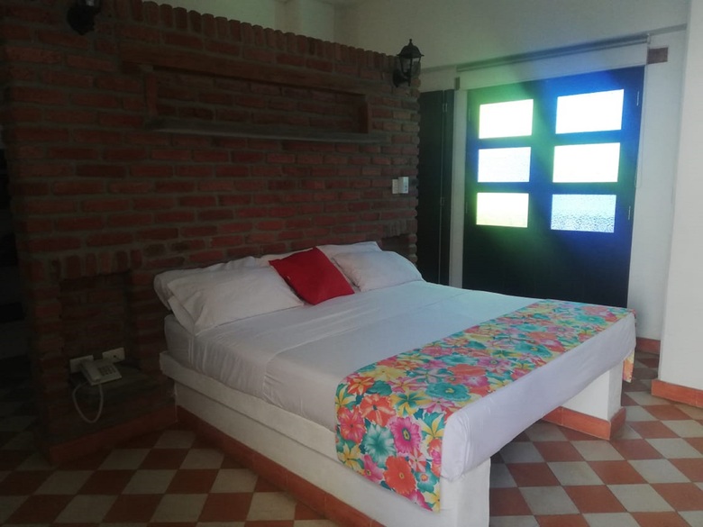 Hotel La Calzada Del Santo