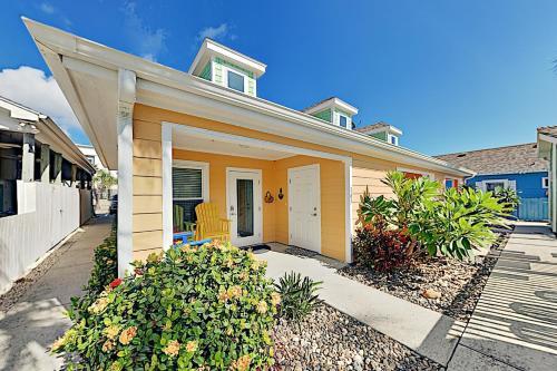 Pirates Hideaway - 2 Pools, Mins To Beach & Dining Condo
