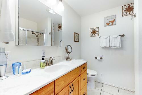 Long Island Village Unit 831