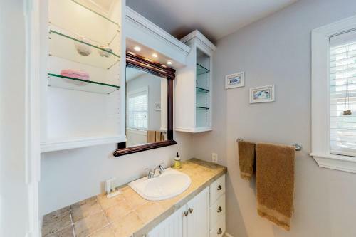 Long Island Village Unit 424
