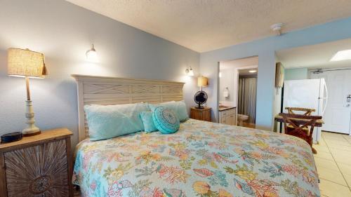 Apartamento 111 Sea Breeze Condo