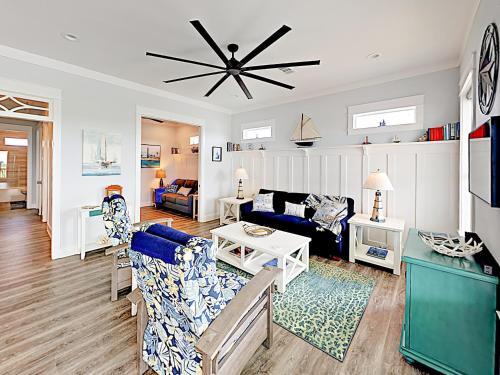 New Listing! Newly Built Waterfront Home With Deck Home
