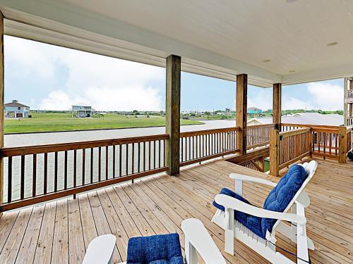 New Listing! Newly Built Waterfront Home With Deck Home