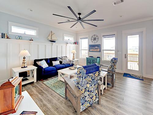 New Listing! Newly Built Waterfront Home With Deck Home