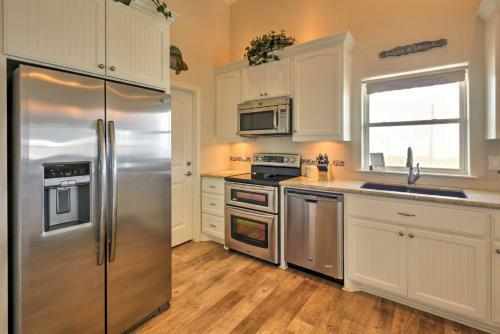Texas Beach House With Views Ferry To Galveston!