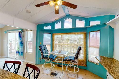 Long Island Village 190 W. Bonnet