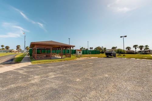 Long Island Village Unit 659 Island Breeze