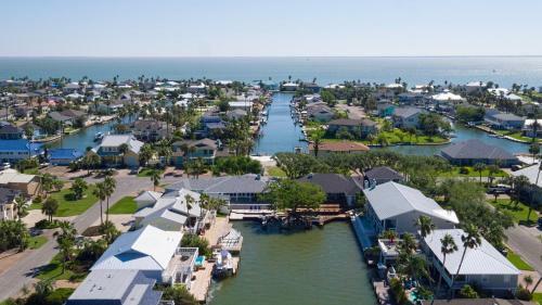 Remodeled Waterfront Home With Deck, Near Beach