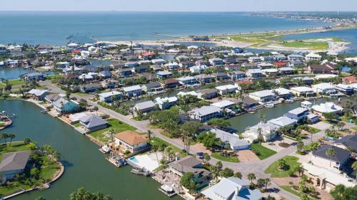 Remodeled Waterfront Home With Deck, Near Beach
