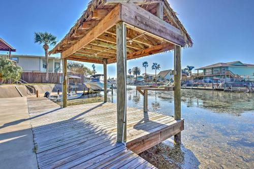 Spacious Waterfront Rockport Home With Private Dock!