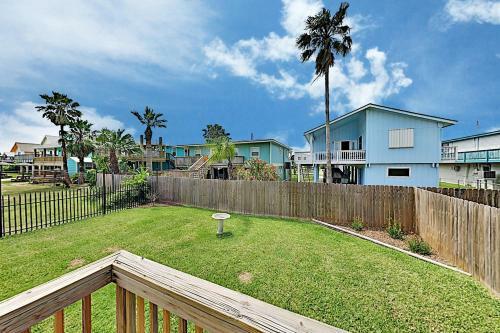 Charming Downtown Getaway With Spacious Interior Home