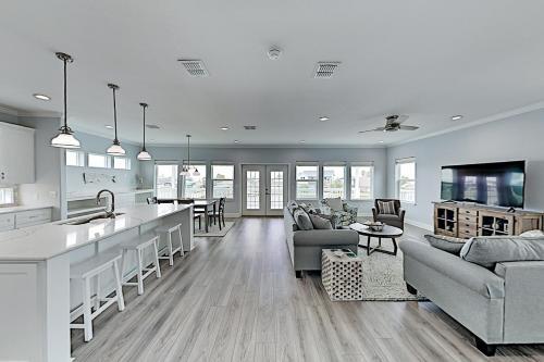 New Waterfront Home - Salt Lake & Copano Bay Views! Home