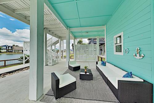 New Waterfront Home - Salt Lake & Copano Bay Views! Home