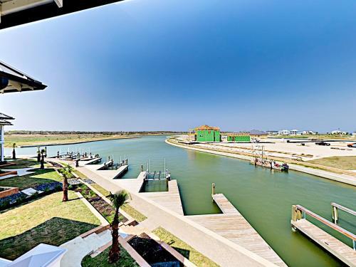 Luxe Waterfront Villa #203 Villa
