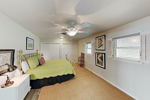 New Listing! Waterfront Gem With Private Dock & Pool Home