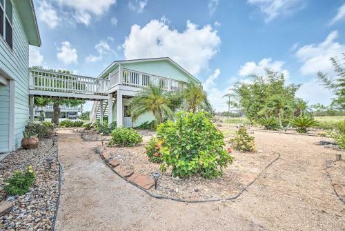 Apartamento The Salty Lime 2 Waterfront Getaway With Deck And Dock