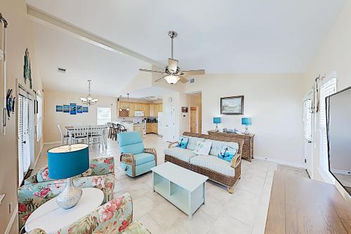 New Listing! Updated Home With Rooftop Deck Home