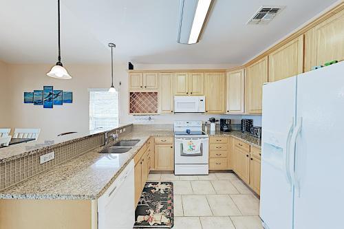 New Listing! Updated Home With Rooftop Deck Home