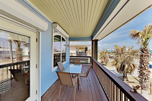New Listing! Updated Home With Rooftop Deck Home