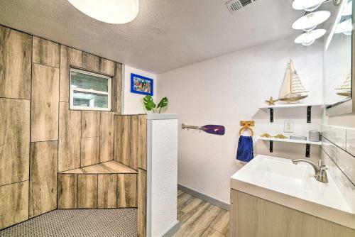 Apartamento The Salty Lime 1 Canal Front Apt With Dock And Kayak!