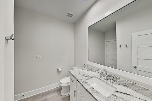 New Canal-front Home With Private Pool, Spa & Dock! Home