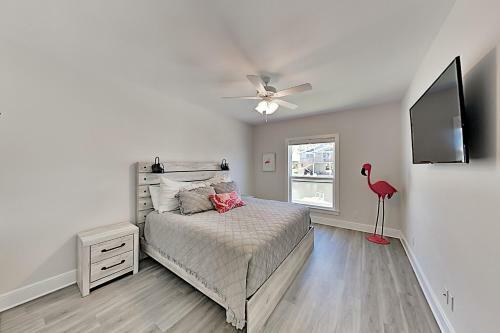 New Canal-front Home With Private Pool, Spa & Dock! Home