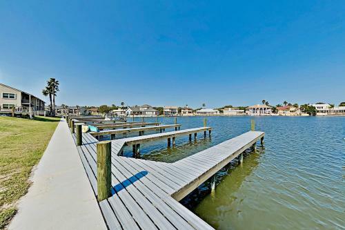 Apartamento Bayhouse Condo With Pool - Near Beach Condo