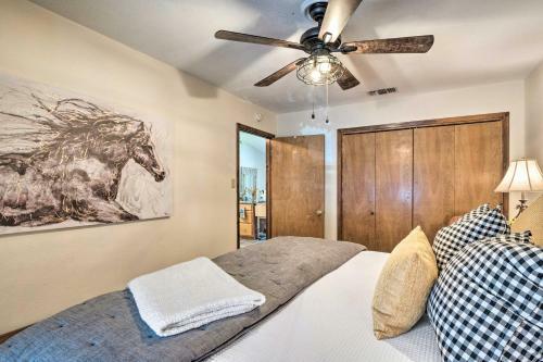 Couples Retreat Well-appointed Salado Home!