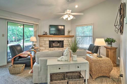 Couples Retreat Well-appointed Salado Home!