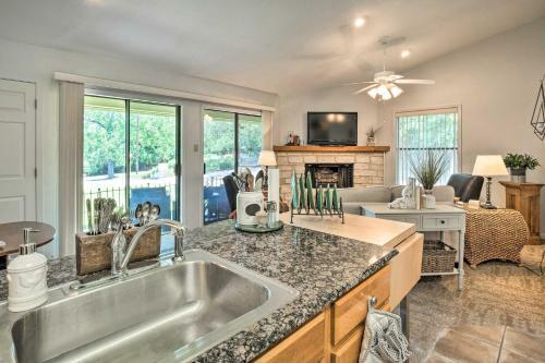 Couples Retreat Well-appointed Salado Home!
