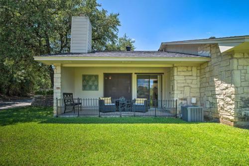 Couples Retreat Well-appointed Salado Home!