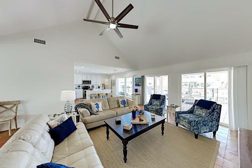 Luxury Key Allegro Home With Boat Dock & 2 Kayaks Home