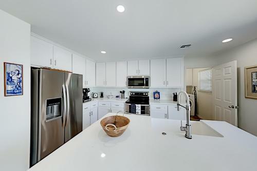 Luxury Key Allegro Home With Boat Dock & 2 Kayaks Home