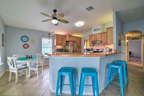 Relaxing Rockport Retreat Less Than 2 Mi To Beach!