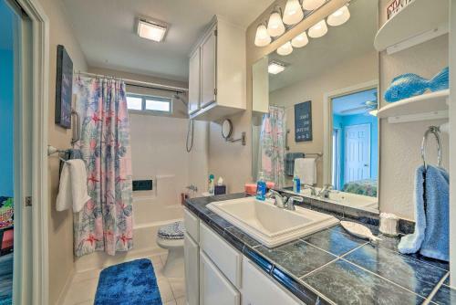 Relaxing Rockport Retreat Less Than 2 Mi To Beach!