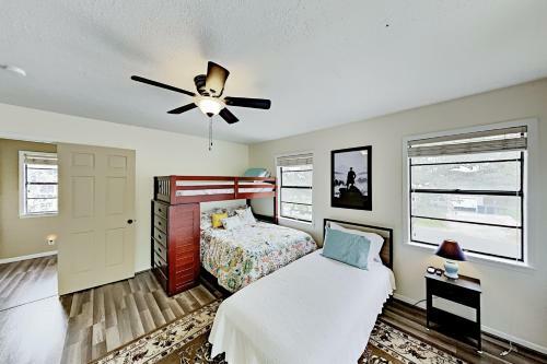 Charming Fulton Getaway, Firepit & Walkable Locale Home