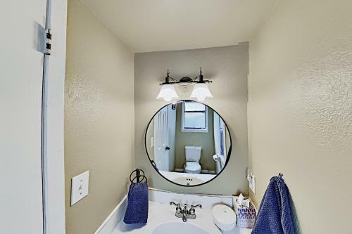 Charming Fulton Getaway, Firepit & Walkable Locale Home