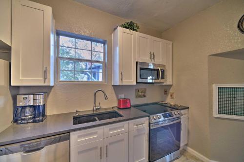 Cottage In Prime Location, Walk To The Alamo!