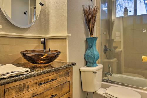 Remodeled Home 14 Mins From Downtown San Antonio!