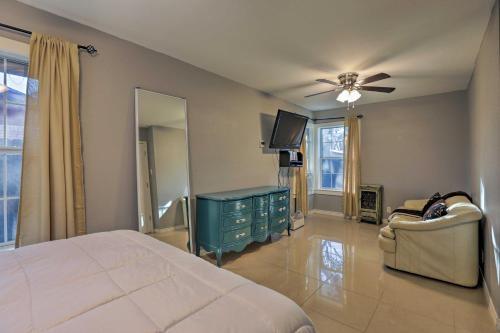 Remodeled Home 14 Mins From Downtown San Antonio!