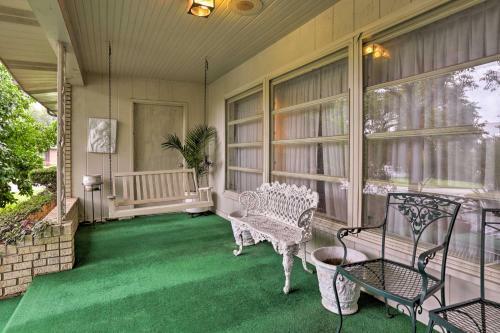 Eclectic San Antonio Home With 2 Patios, 5 Mi To Dtwn