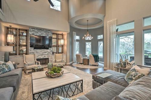 Upscale Home On Lake Placid With Deck, Dock, Fire Pit