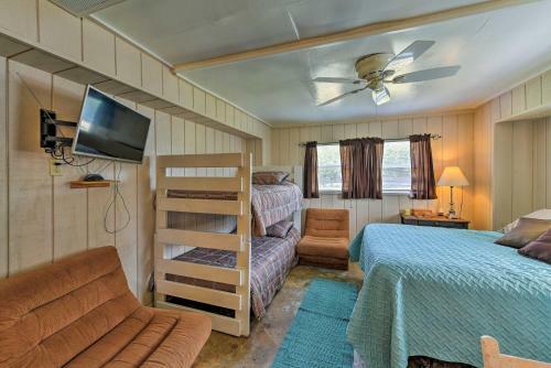 Canalfront House And Studio Near Kemah And Galveston!