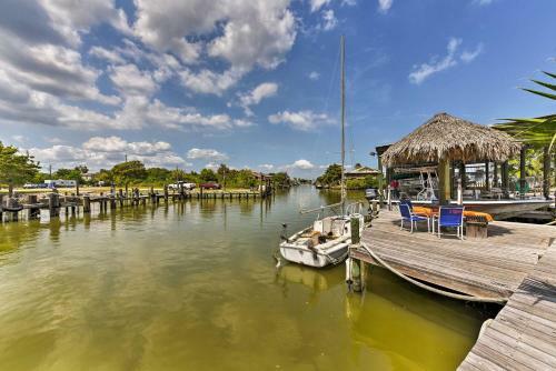 Canalfront House And Studio Near Kemah And Galveston!