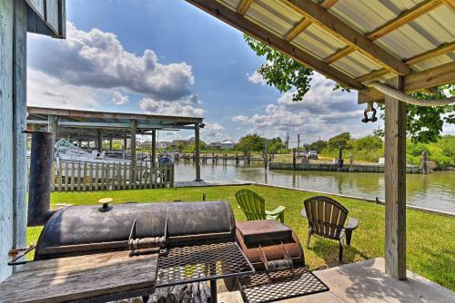 Canalfront House And Studio Near Kemah And Galveston!