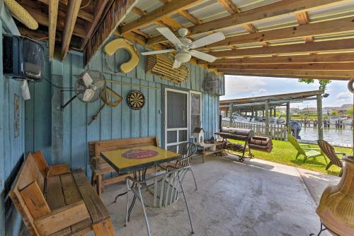 Canalfront House And Studio Near Kemah And Galveston!