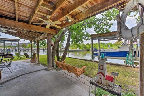 Canalfront House And Studio Near Kemah And Galveston!