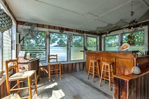 Canalfront House And Studio Near Kemah And Galveston!