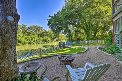 Seguin Retreat With Canoes On Guadalupe River!